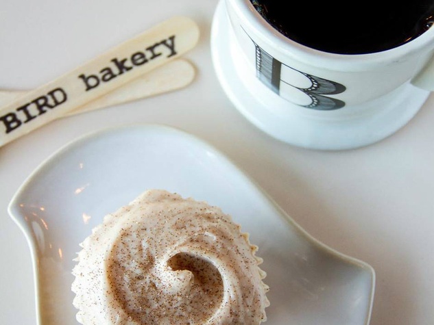 bird-bakery-coffee-cupcake_115102