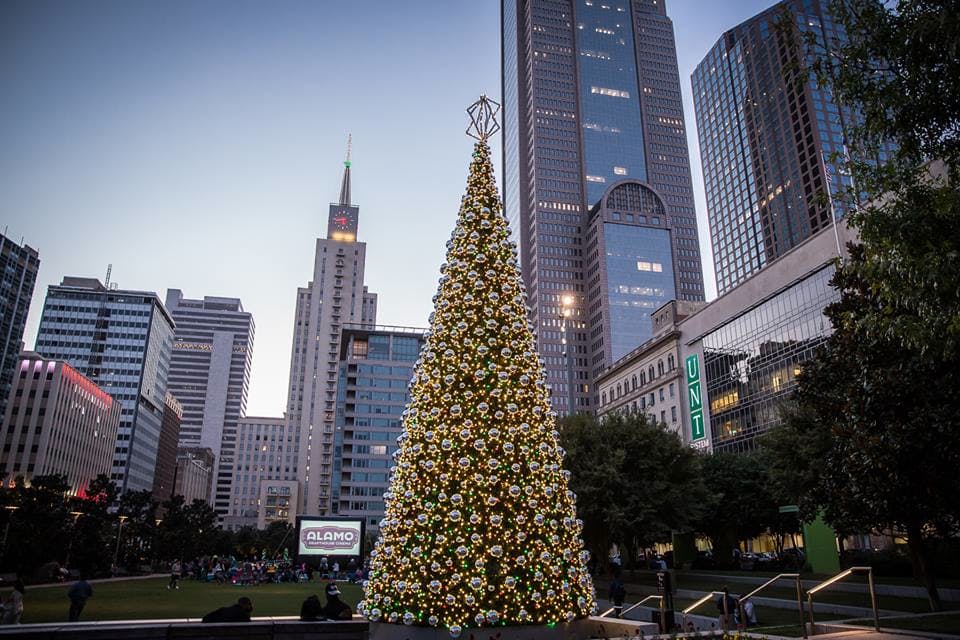 downtown_dallas_holiday_guide