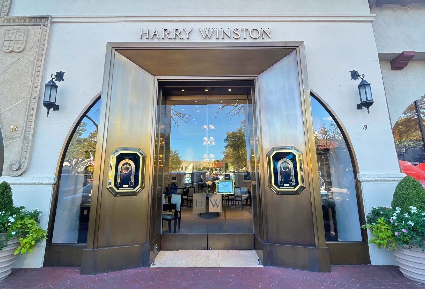 Harry Winston store front in Highland Park Village